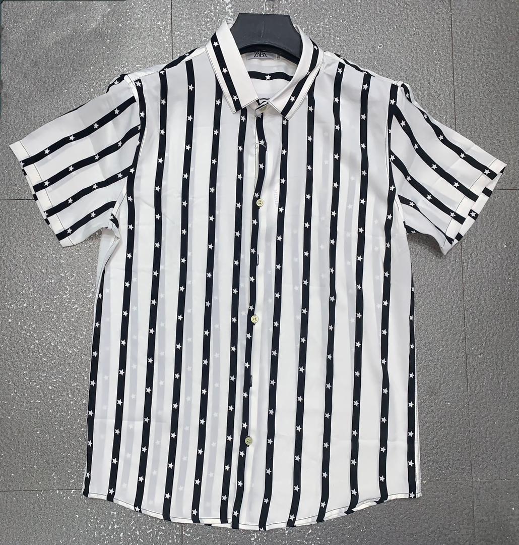 Zara Pullingo Shirt Short-Sleeved Shirt With Black and White Vertical Stripes and Small Star Patterns